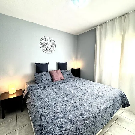 Olas Sun بلايا ديل إنغلز